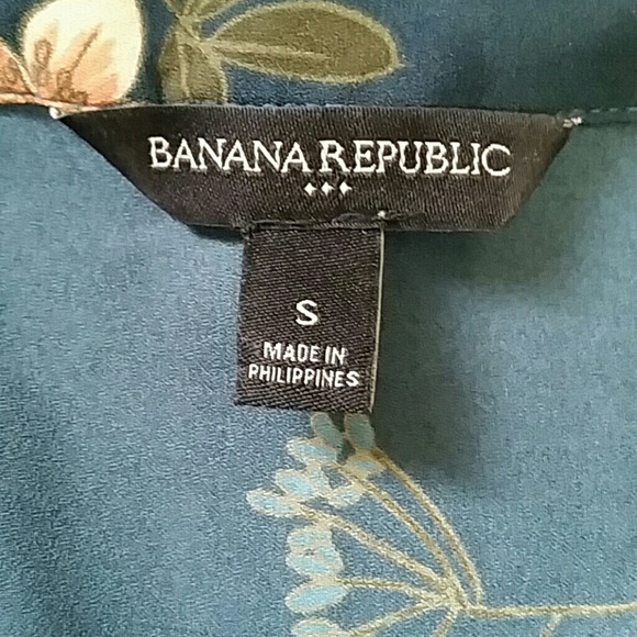 Banana Republic Factory v-neck blouse - Picture 3 of 4